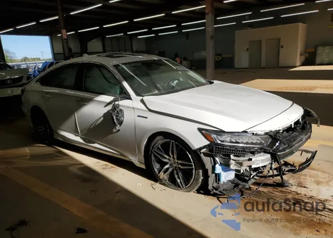 2021 Honda Accord Touring Hybrid z USA, uszkodzony, nr VIN 1HGCV3F94MA015558
